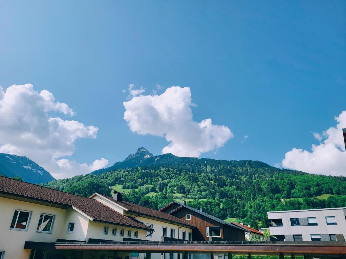 Wanderhotel Garni Cresta Schruns Exterior photo