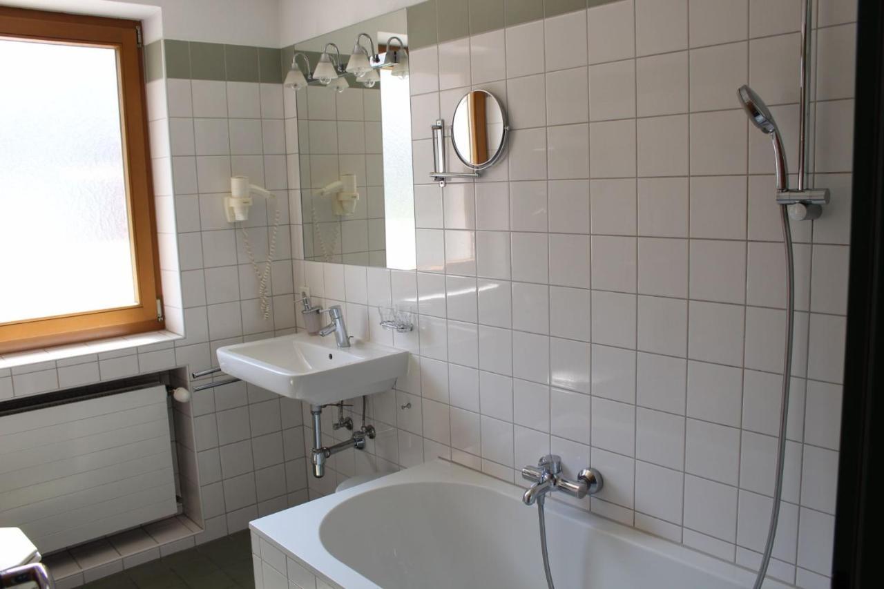 Wanderhotel Garni Cresta Schruns Exterior photo